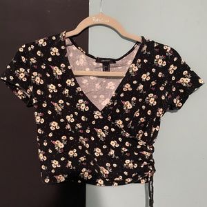 Floral cropped v neck top